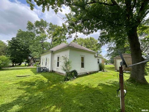 208 7th St, Alma, IL, 62807-2154 | Card Image