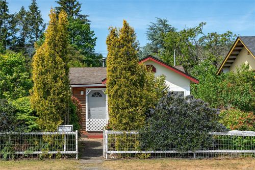 479 Hillcrest Ave, Nanaimo, BC, V9R3M3 | Card Image