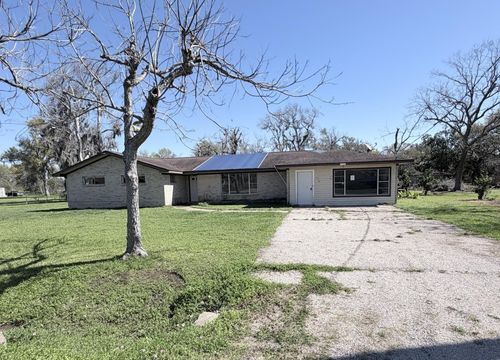 419 Lee Ave, Jones Creek, TX, 77541-9425 | Card Image