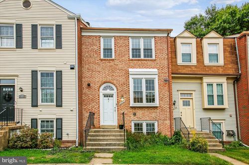 2757 Stone Hollow Dr, VIENNA, VA, 22180-7073 | Card Image