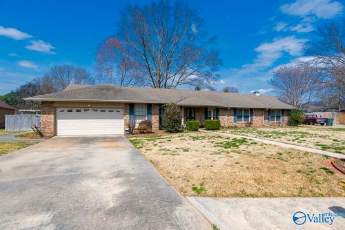 7823 Horseshoe Trl Se, Huntsville, AL, 35802-3217 | Card Image