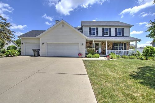 737 Phillip Cir, Forsyth, IL, 62535-9755 | Card Image