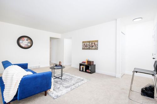 16210 Wellington Ave, Roseville, MI, 48066-2308 | Card Image