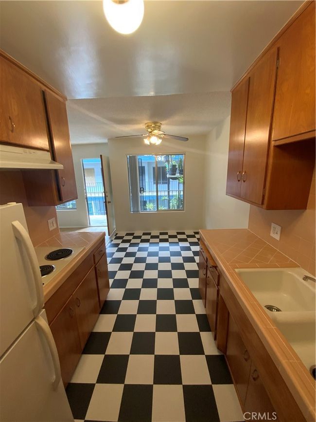 APT-18 - 120 Alamitos Ave, Condo with 1 bedrooms, 1 bathrooms and 1 parking in Long Beach CA | Image 16