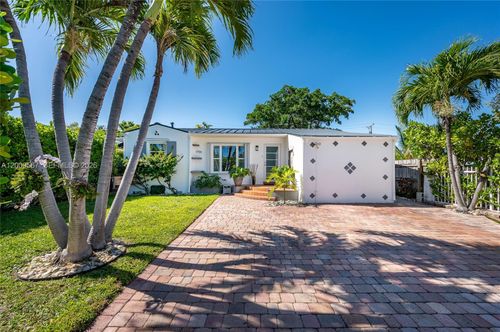 1756 71st St, Miami Beach, FL, 33141 | Card Image