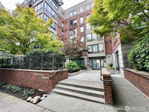 apt-306-4547 8th Ave Ne, Seattle, WA, 98105-6705 | Card Image