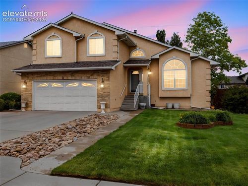 17 Trent Ct, Pueblo, CO, 81005-3514 | Card Image