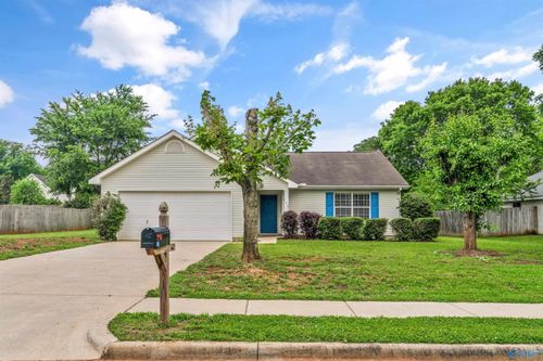 123 Otter Trl Sw, Huntsville, AL, 35824-2935 | Card Image