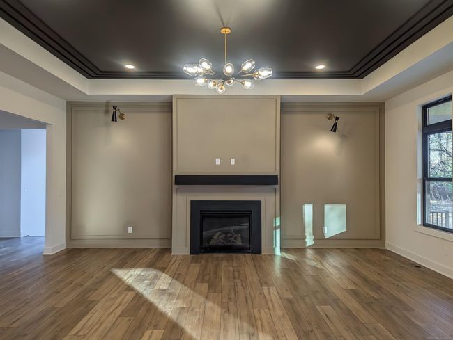 Family Room | Image 19