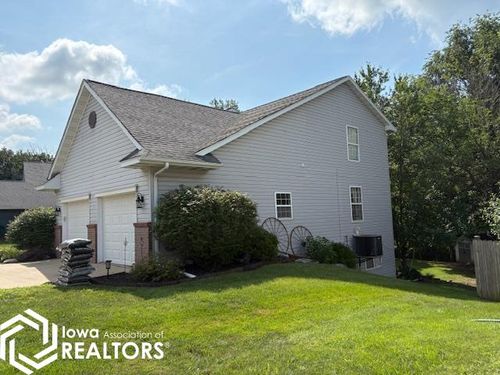 1521 Lone Oak Cir, Fairfield, IA, 52556-4159 | Card Image