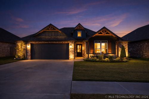 10930 S 276th East Ave, Coweta, OK, 74429-6331 | Card Image