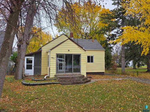 821 7th St Sw St Street, Pipestone, MN, 56164 | Card Image