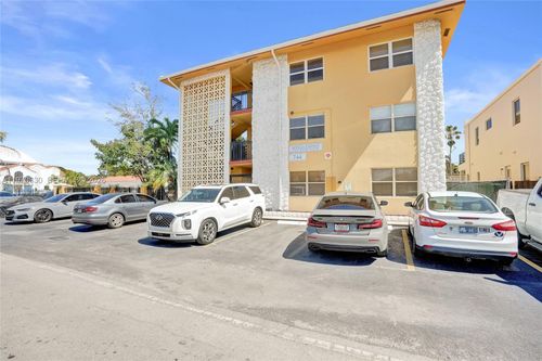 apt-1-744 Ne 14th Ave, Fort Lauderdale, FL, 33304-2856 | Card Image