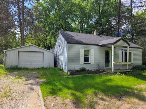 4482 Kirk Rd, Vassar, MI, 48768-9789 | Card Image