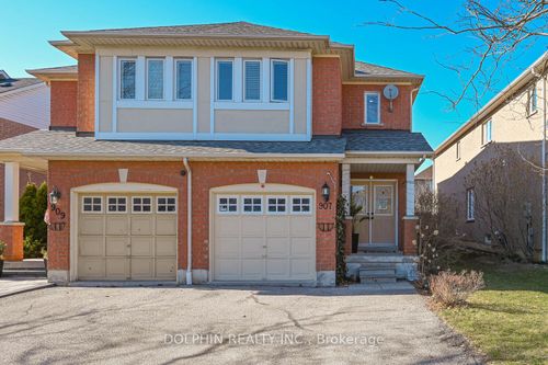 907 Tambourine Terr, Mississauga, ON, L5W1S4 | Card Image