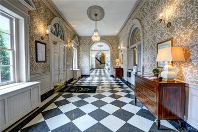 Lobby | Image 3