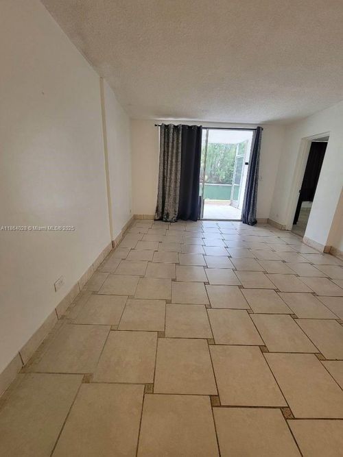 apt-105-3660 Ne 166th St, North Miami Beach, FL, 33160-3818 | Card Image