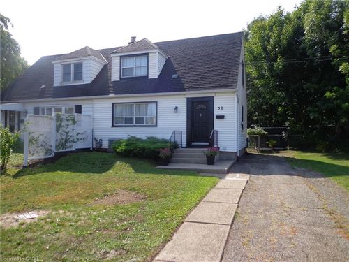 32 Grimsby Ave, Hamilton, ON, L8H6G3 | Card Image