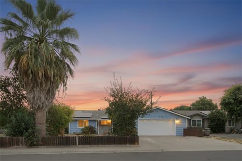723 Helen Way, Woodland, CA, 95776 | Card Image