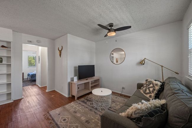 APT-217 - 2401 Manor Rd, Condo with 2 bedrooms, 1 bathrooms and 1 parking in Austin TX | Image 4