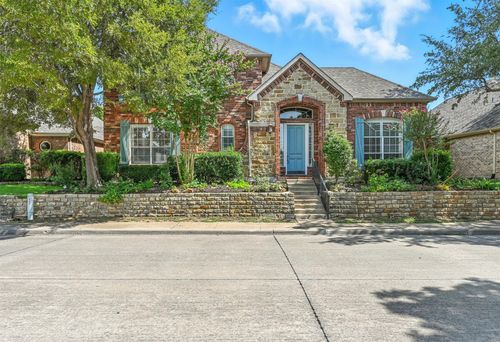 946 Briar Oaks Dr, Rockwall, TX, 75087-6519 | Card Image