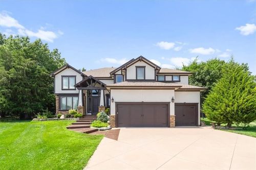 6822 Woodstock Ct, Shawnee, KS, 66218-7806 | Card Image