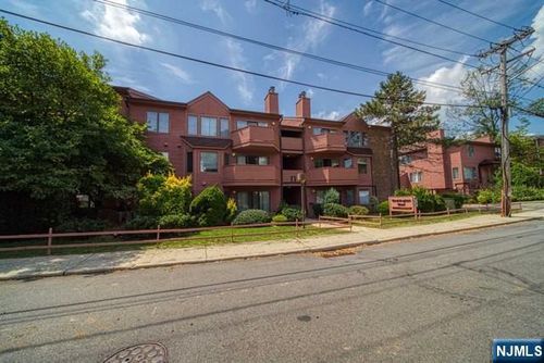 214B Washington Ave, Fort Lee, NJ, 07024-4000 | Card Image