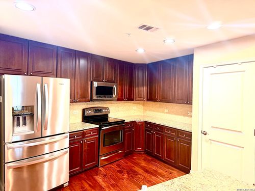unit-1608-215 Center St, San Antonio, TX, 78202-2726 | Card Image
