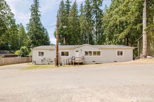 401 E Lake Devereaux Rd, Allyn, WA, 98524-7781 | Card Image