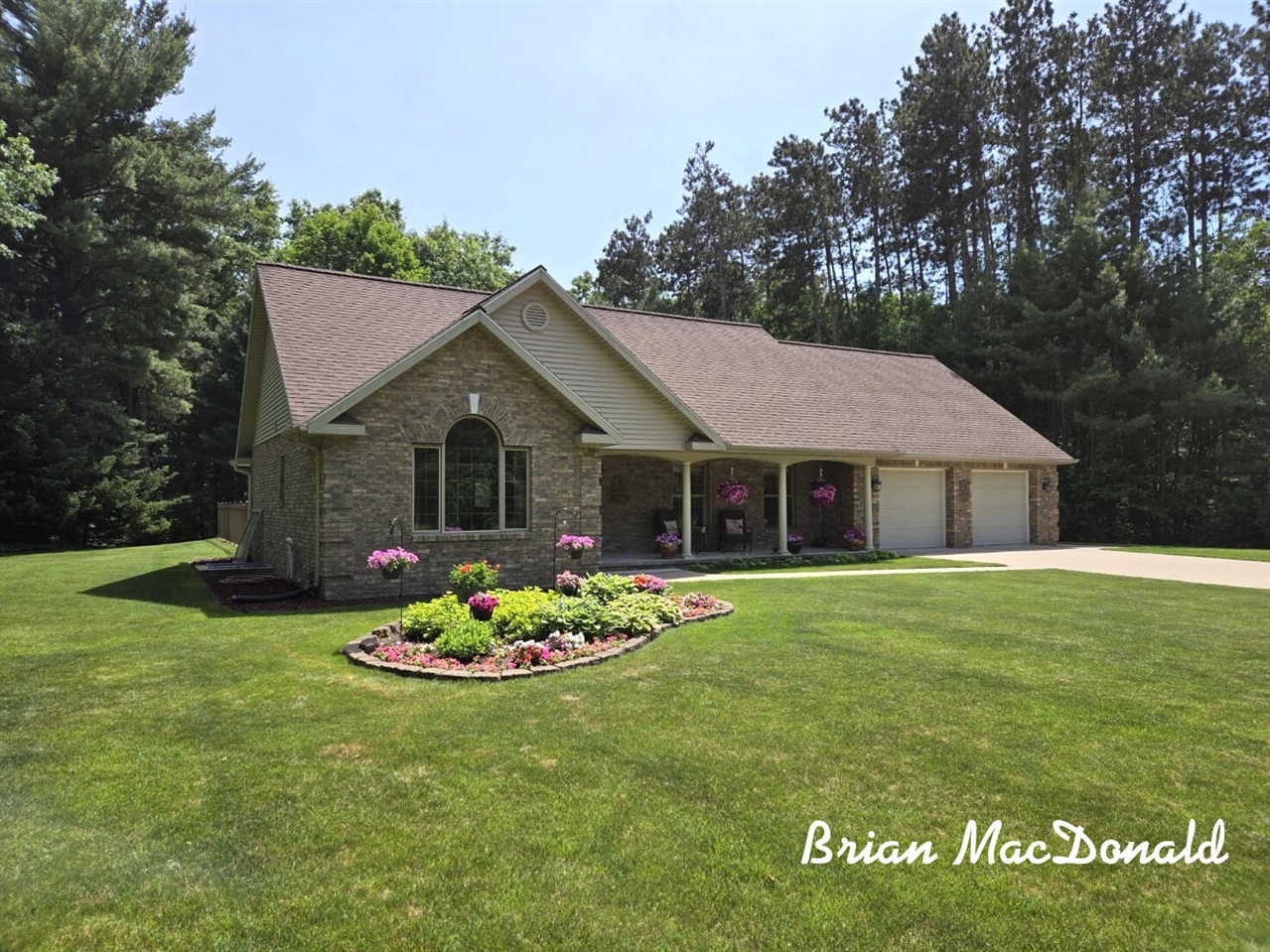 Scenic Pines Dr, Rockford, MI 49341