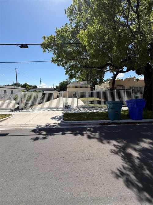 2-6716 Nw 6th Ave, Miami, FL, 33150-4104 | Card Image
