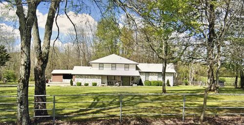 33 Fire Station Rd, Vilonia, AR, 72173-9568 | Card Image