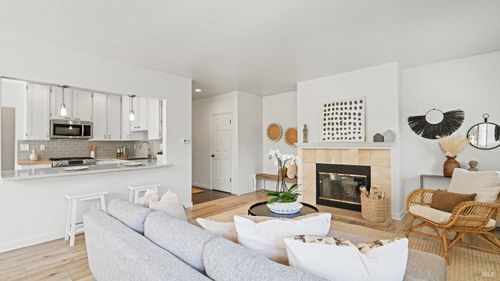 72 Parkview Cir, Corte Madera, CA, 94925-1279 | Card Image