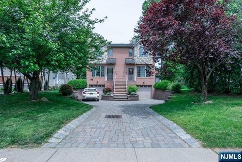 25 Mahan St, Tenafly, NJ, 07670-1821 | Card Image