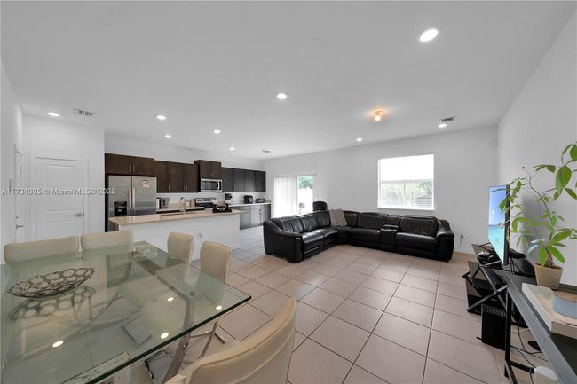764 - 764 Se 19 Th St, Townhouse with 4 bedrooms, 3 bathrooms and null parking in Homestead FL | Image 8