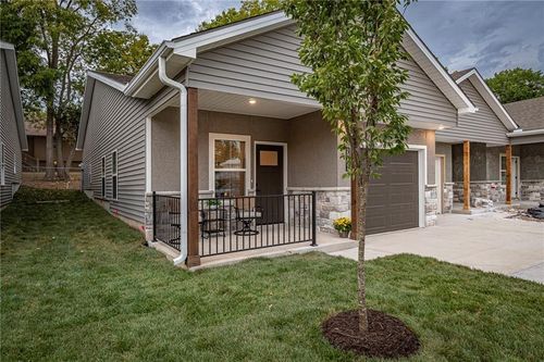 5830 Hunter Ct, Raytown, MO, 64133-3201 | Card Image