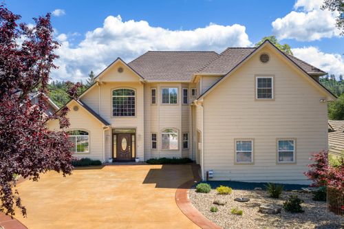 18073 Jayhawk Drive, Penn Valley, CA, 95946 | Card Image