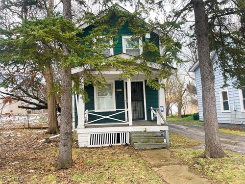 9524 Nelson Ave, Cleveland, OH, 44105-4061 | Card Image