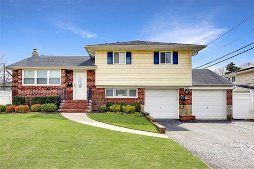 4 David Dr, Farmingdale, NY, 11735-5403 | Card Image