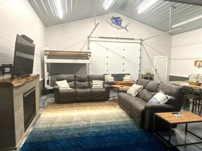 Living Area | Image 9