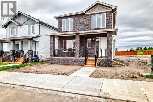 20 Lakewood Mews, Strathmore, AB, T1P0G6 | Card Image