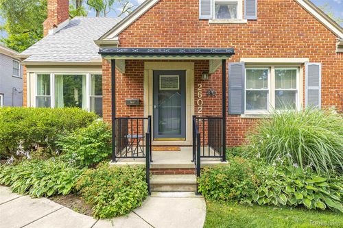 26021 Berkley Ave, Huntington Woods, MI, 48070-1457 | Card Image
