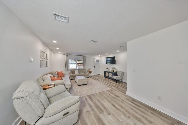 6333 Spanish Main Dr, House other with 2 bedrooms, 2 bathrooms and null parking in APOLLO BEACH FL | Image 9