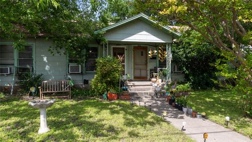 a-b-and-c-304 S Walnut St, Lampasas, TX, 76550-2751 | Card Image