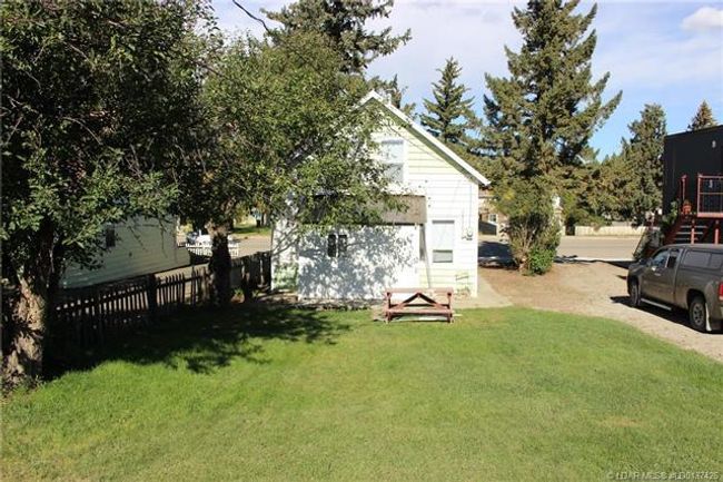 223 Highway Avenue, Home with 2 bedrooms, 1 bathrooms and 2 parking in Picture Butte AB | Image 18