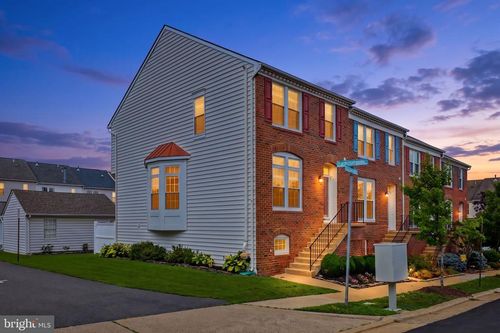 42918 Needham Way, ASHBURN, VA, 20147-3646 | Card Image