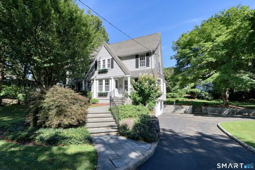 96 Benedict Ave, Fairfield, CT, 06825-1705 | Card Image