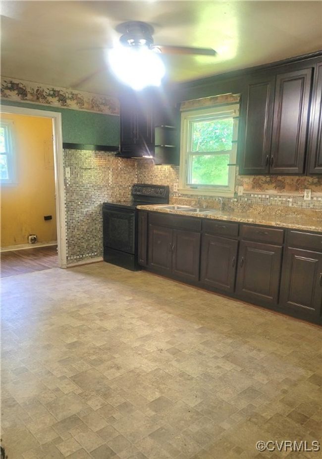 422 Walnut St, House other with 3 bedrooms, 1 bathrooms and null parking in Petersburg VA | Image 6