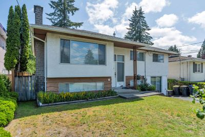 3640 St. Anne St, House other with 4 bedrooms, 2 bathrooms and 4 parking in Port Coquitlam BC | Image 2