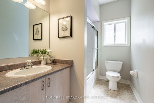 38 Pentland Rd, House other with 3 bedrooms, 3 bathrooms and 2 parking in Waterdown ON | Image 16